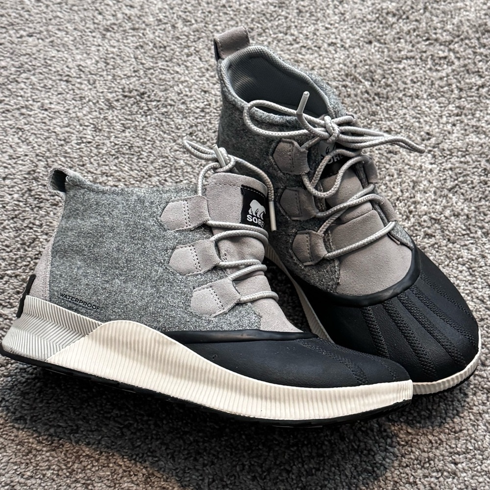 Sorel Out & About shoes